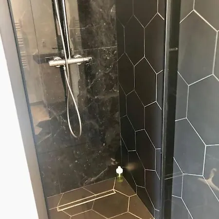 Amorepp Design Près Stade Allianz Riviera *